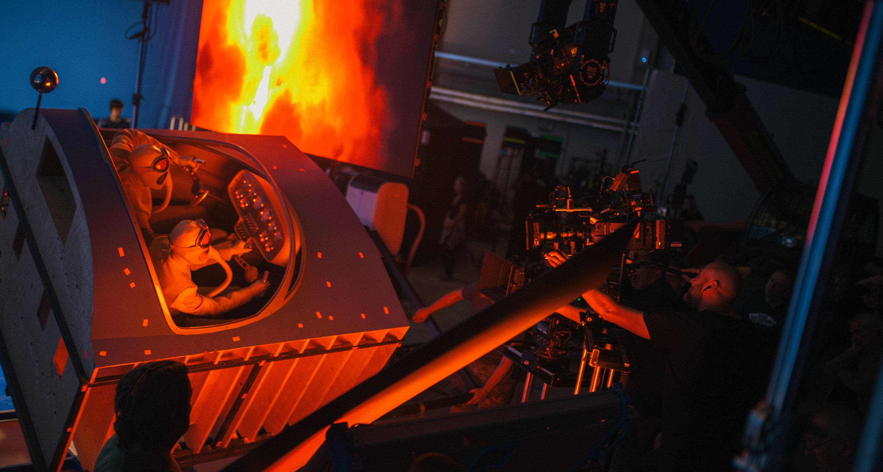 FLOWING FLAME / YAN SENEZ