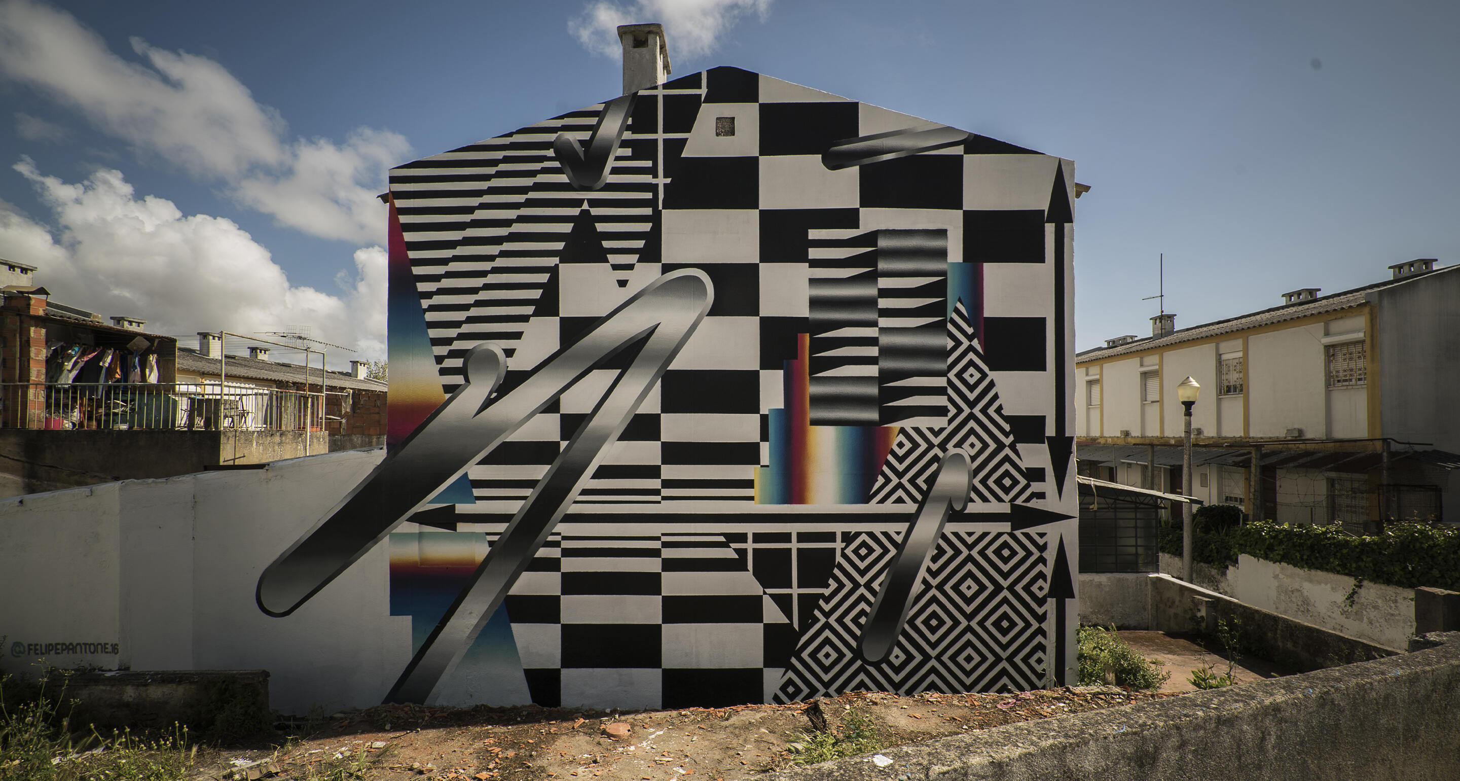 Opticromia para Lisboa by Felipe Pantone (photo credit: José Pando Lucas)
