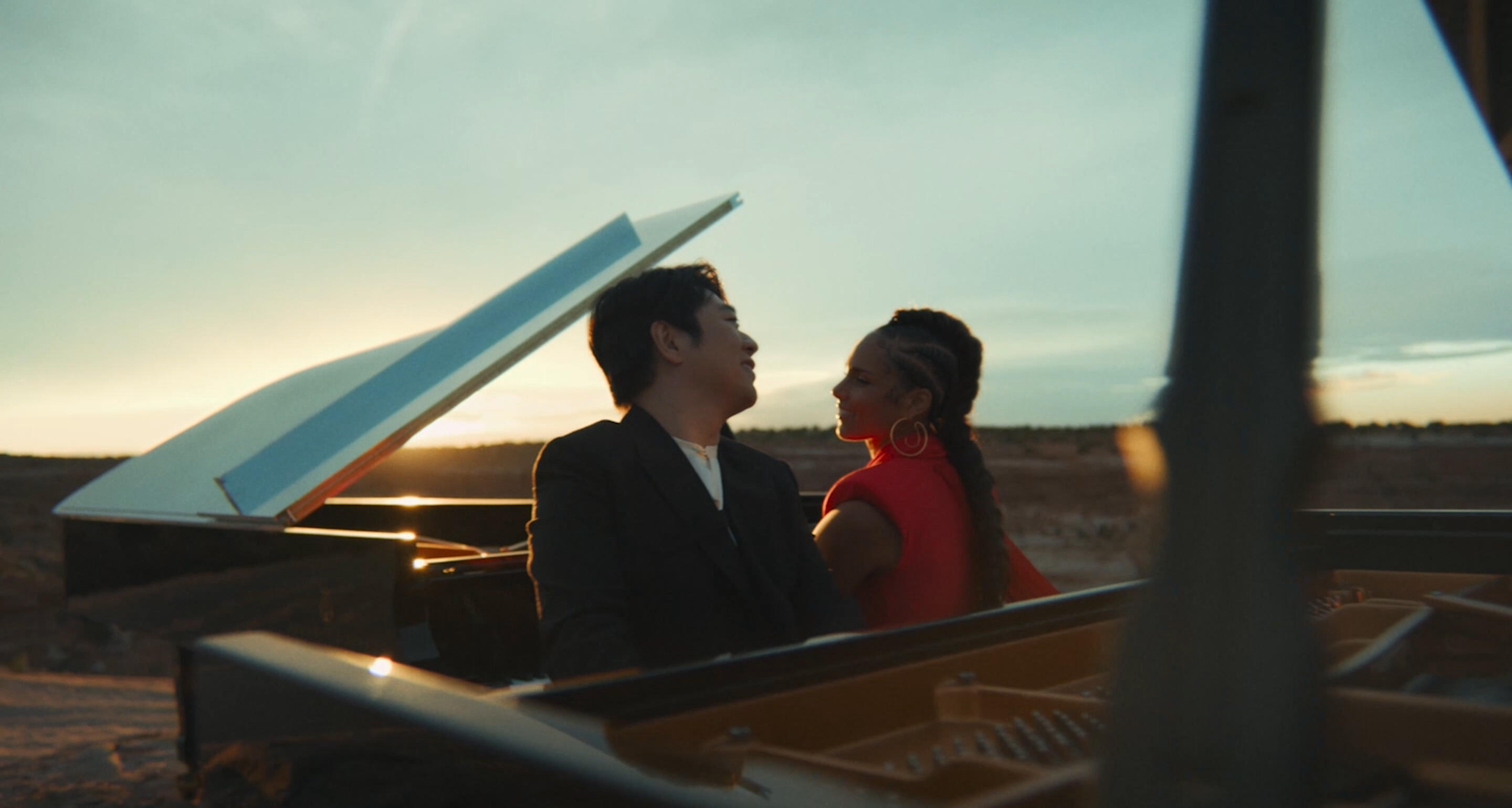 HNY-PARADIS-ALICIA-KEYS-HERO-FILM