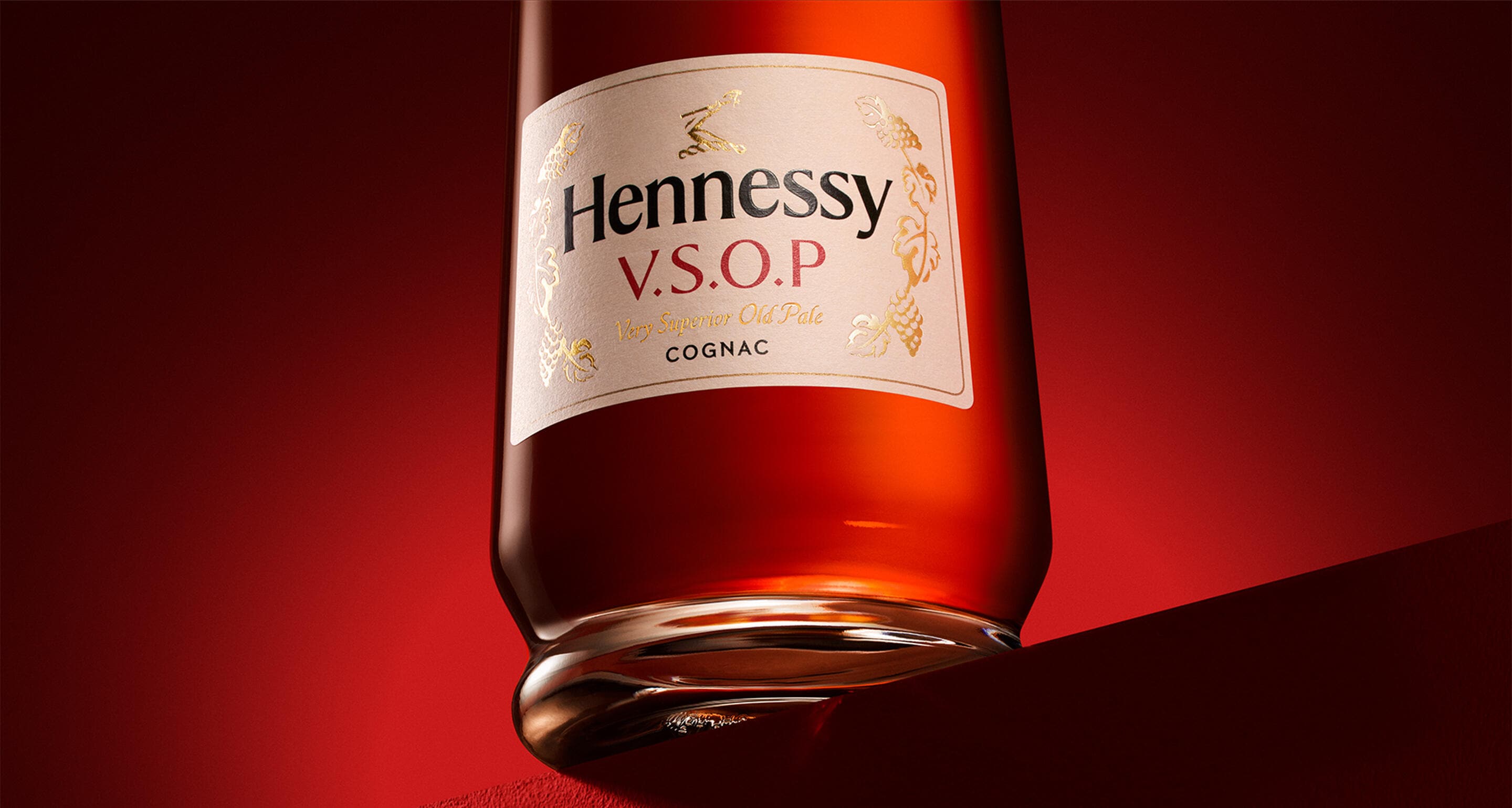 hennessy vsop bottle design piedestal