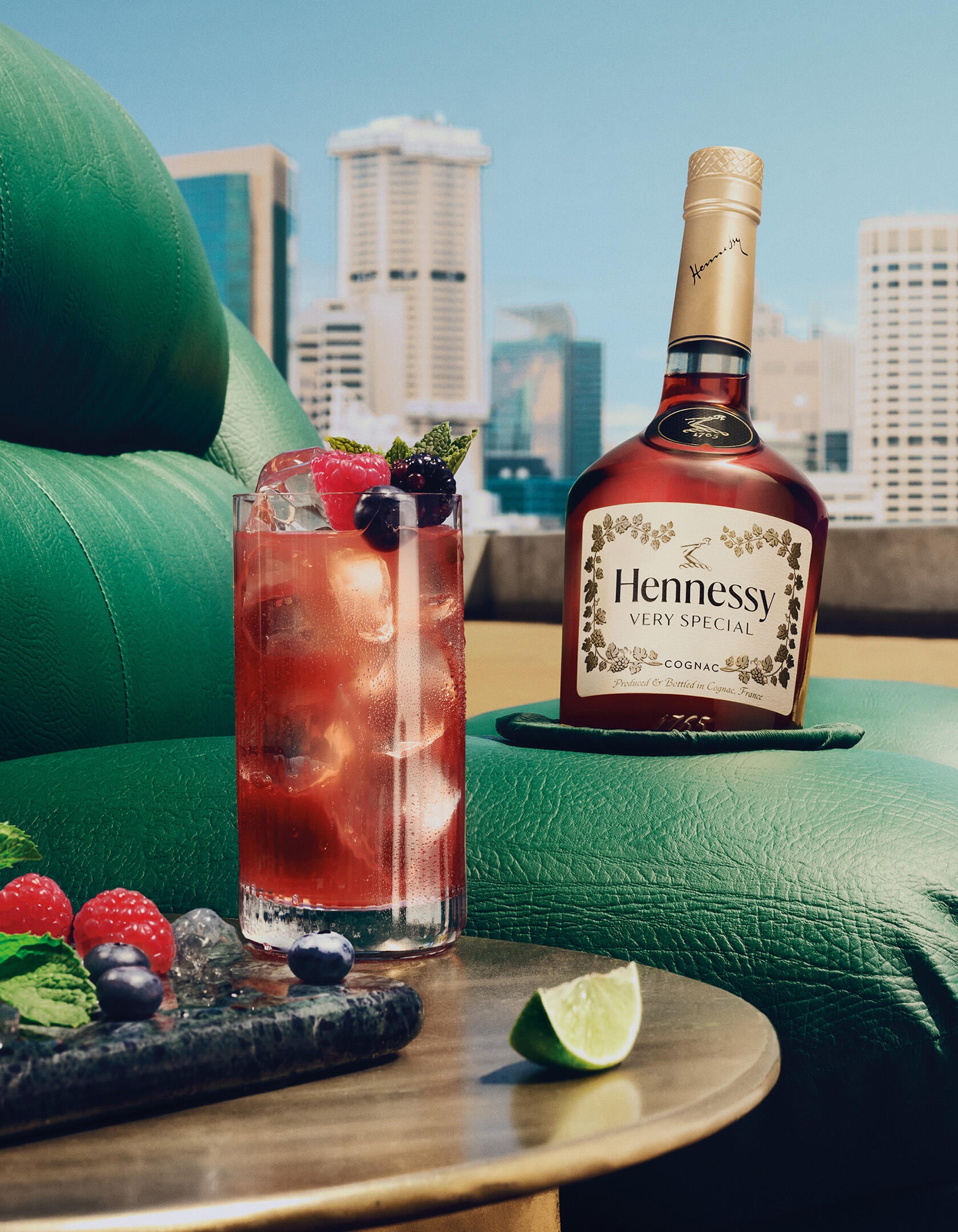 hennessy vs made for more berry cocktail